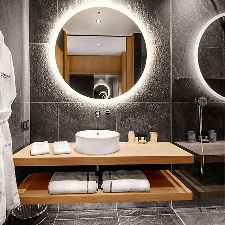 מלון Swissotel Damian Jasna