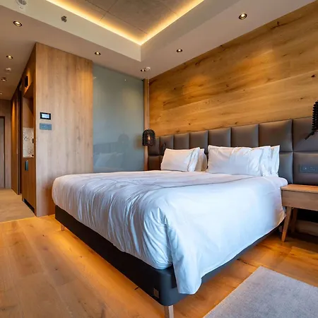 ホテル Swissotel Damian Jasna 5*
