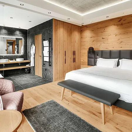 Swissotel Damian Jasna 酒店 迪马诺卡多林纳