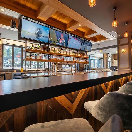Swissotel Damian Jasna ホテル 5*