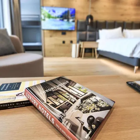 Отель Swissotel Damian Jasna