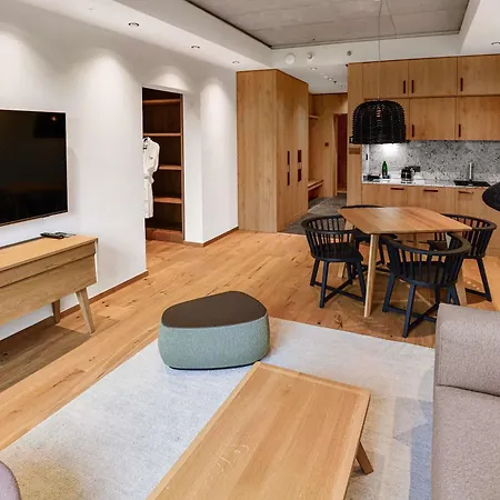 Swissotel Damian Jasna מלון 5*