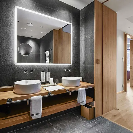 Swissotel Damian Jasna מלון