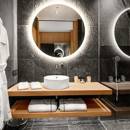 מלון Swissotel Damian Jasna