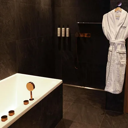 ホテル Swissotel Damian Jasna